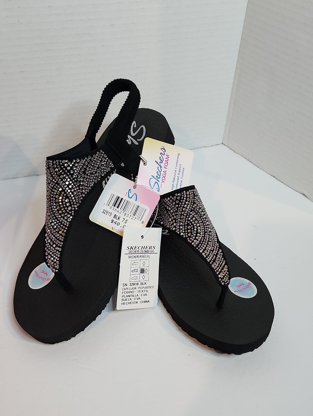 Skechers Yoga Foam Thong Sandals NWB Size 7